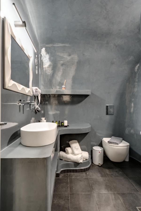 Tiara Suites Santorini Фира Екстериор снимка