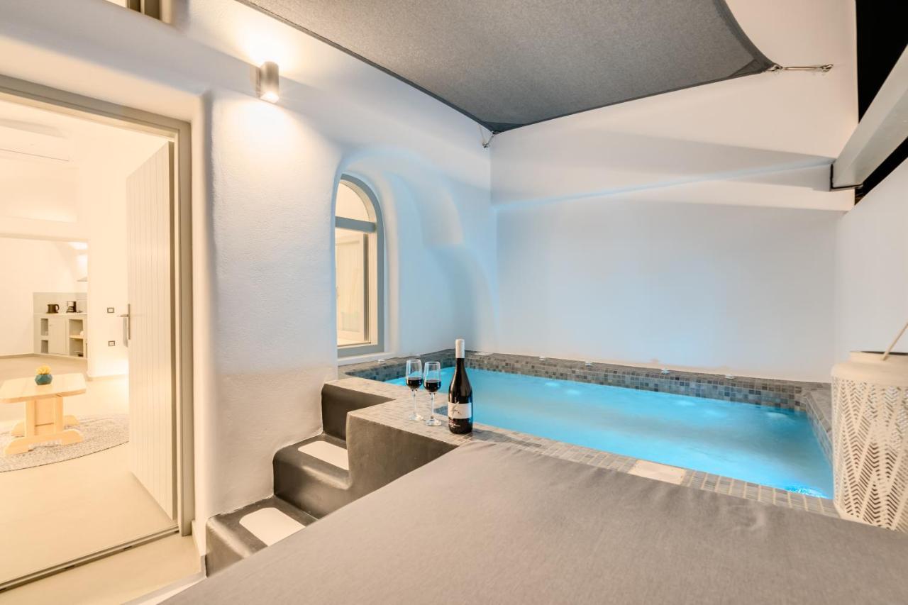 Tiara Suites Santorini Фира Екстериор снимка