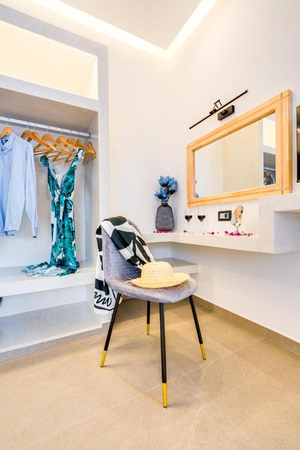 Tiara Suites Santorini Фира Екстериор снимка