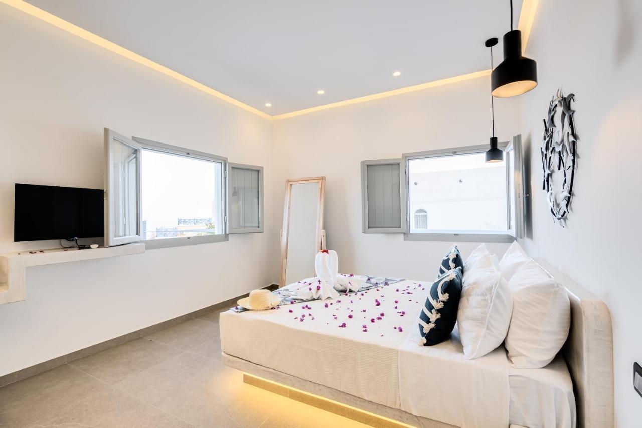 Tiara Suites Santorini Фира Екстериор снимка