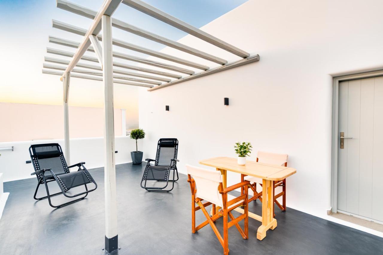 Tiara Suites Santorini Фира Екстериор снимка
