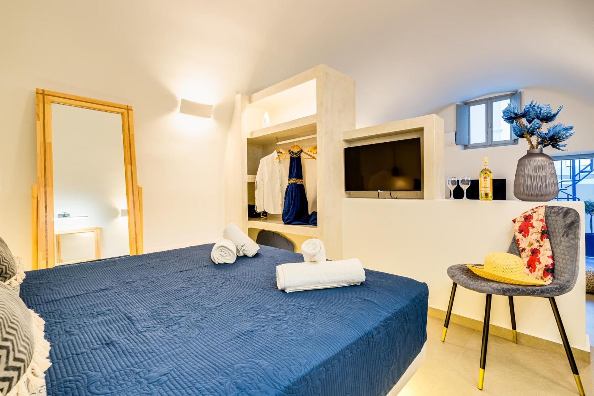 Tiara Suites Santorini Фира Екстериор снимка