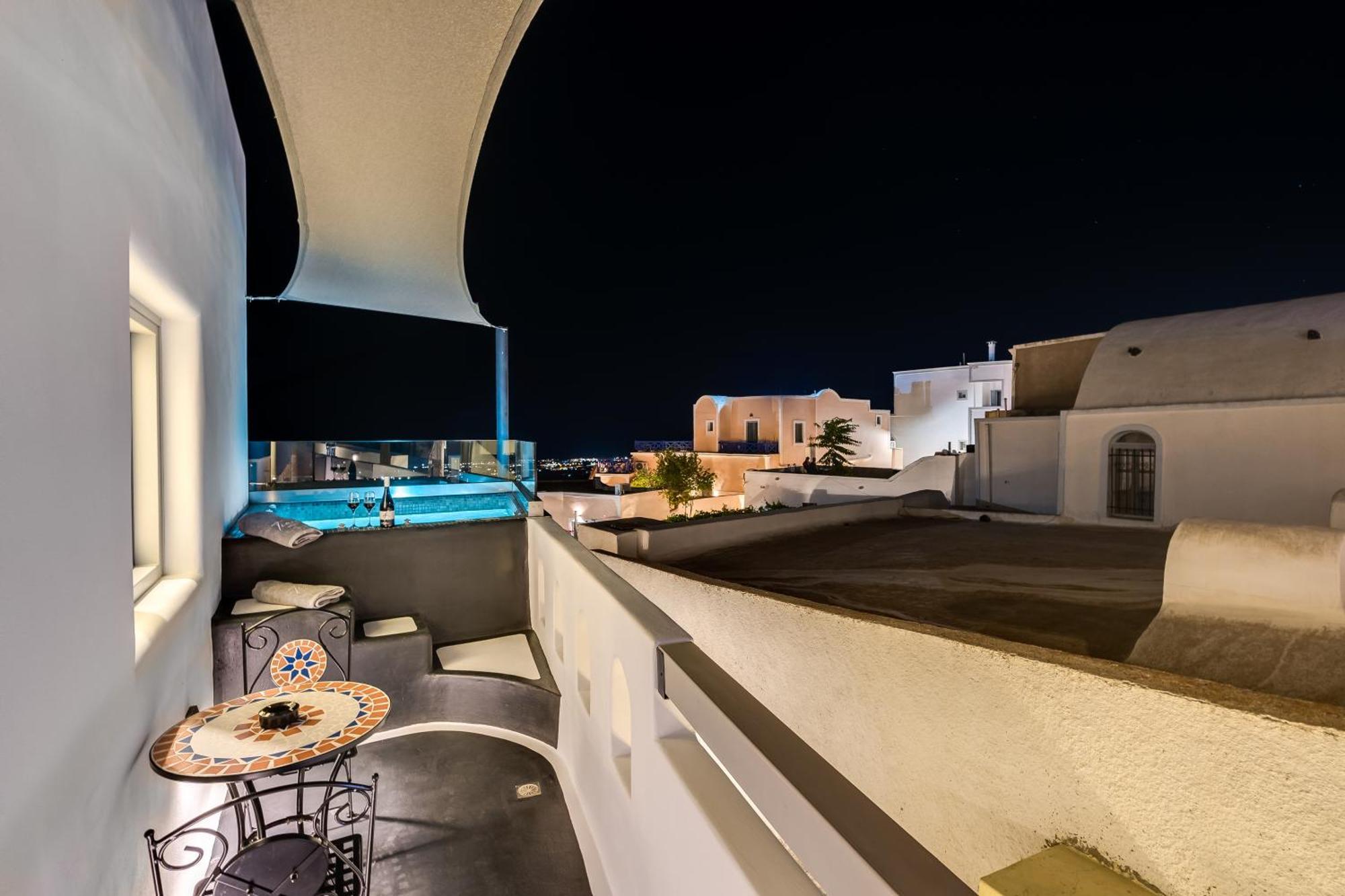 Tiara Suites Santorini Фира Екстериор снимка