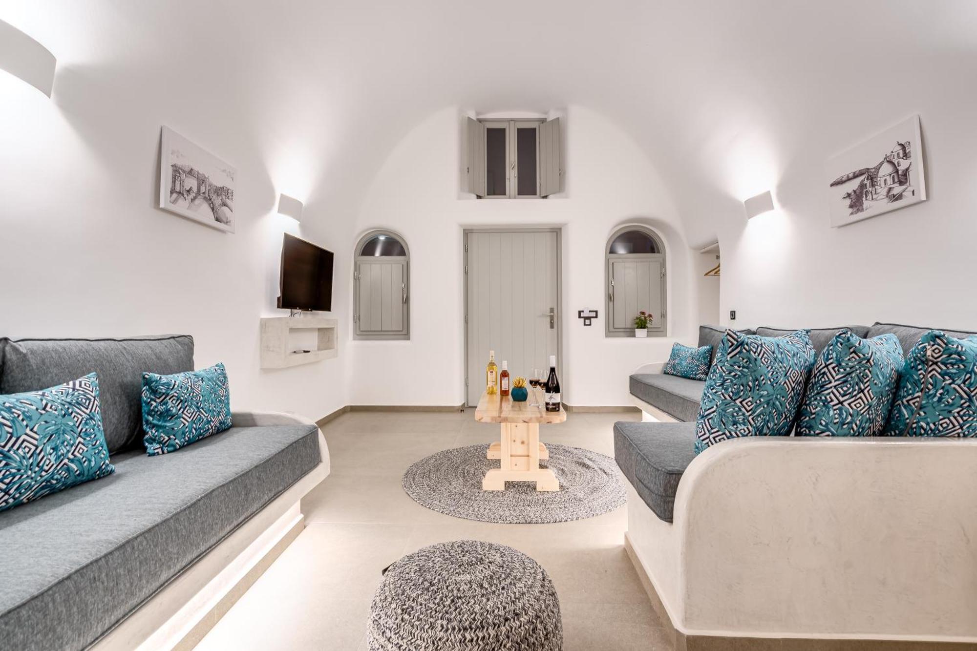 Tiara Suites Santorini Фира Екстериор снимка