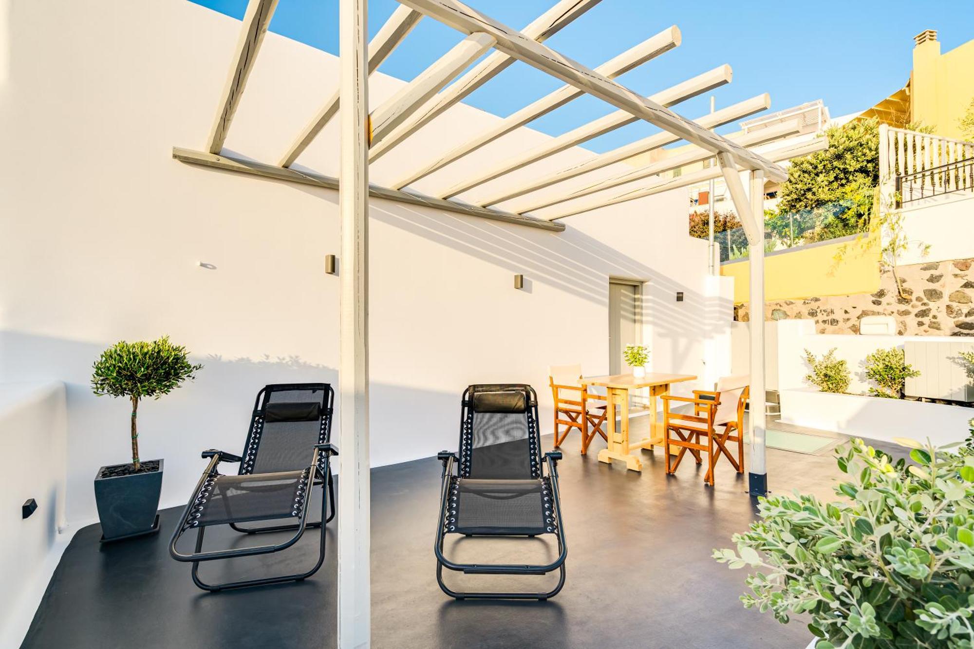 Tiara Suites Santorini Фира Екстериор снимка