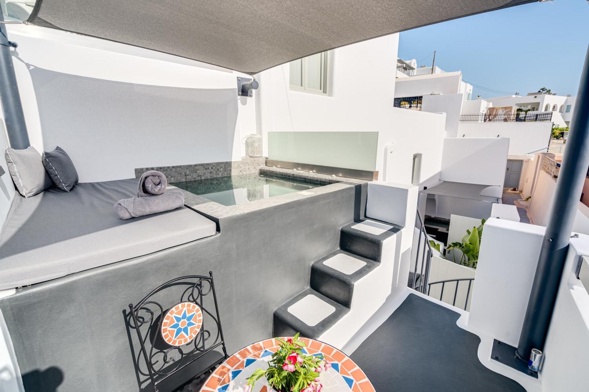Tiara Suites Santorini Фира Екстериор снимка